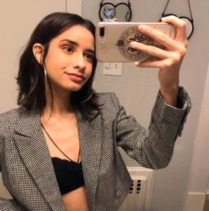 Meet your Posher, Karilyn